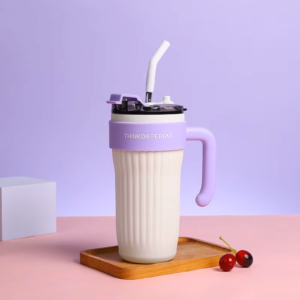 مج سيراميك بغطاء ومعلقة – تصميم كرتوني لطيف مع مقبض سيليكون مريح
